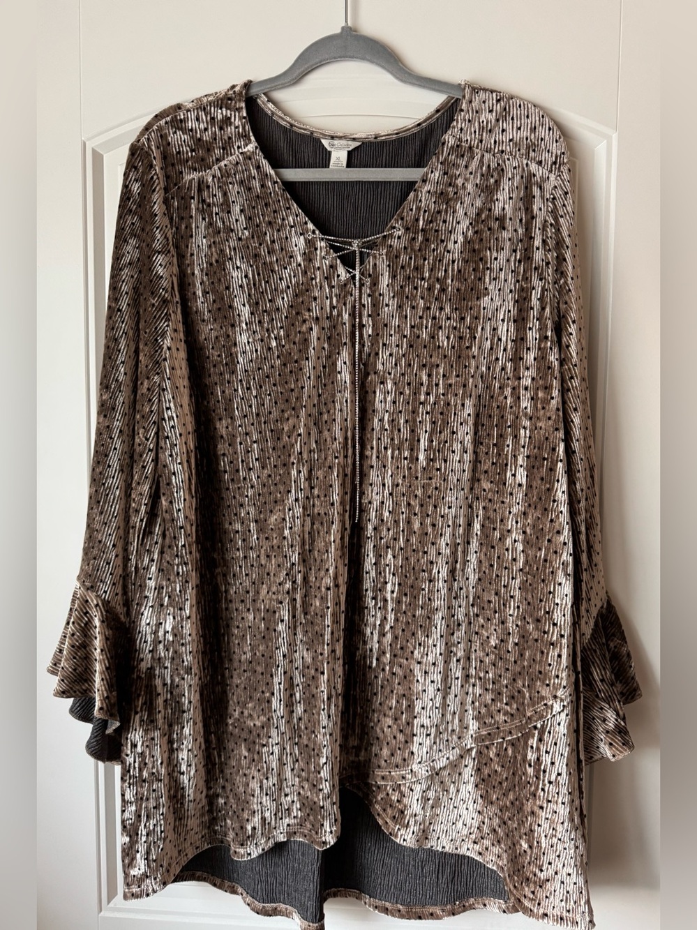 Cato Collection XL Velvet Polka Dot Rhinestone Bell Sleeve Top - Picture 2 of 8